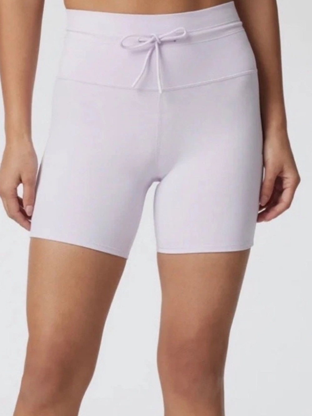 Vuori Women’s Daily Biker Light Lavender Drawstring Active Shorts Size M